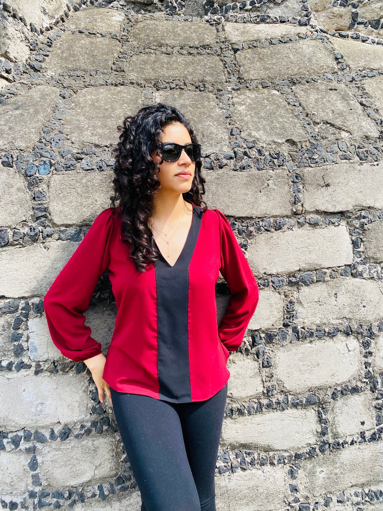 Blusa con vista negra y manga larga