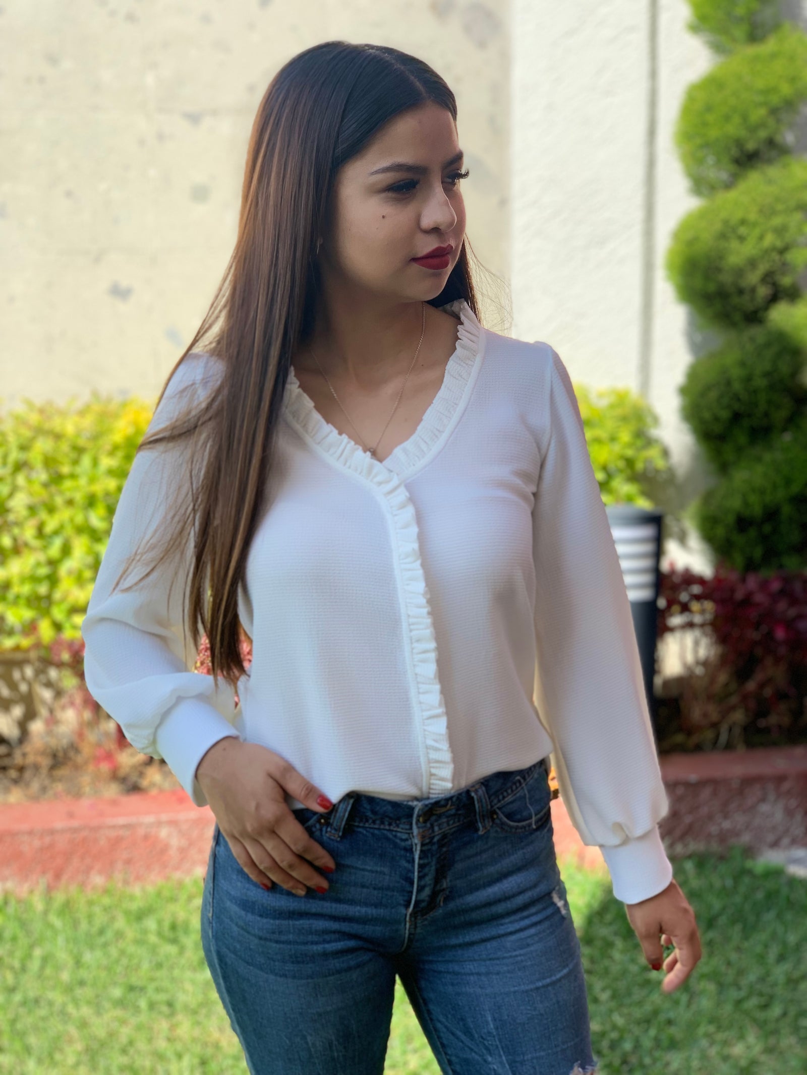 Camisa de manga farol ribete con fruncido de cuello V