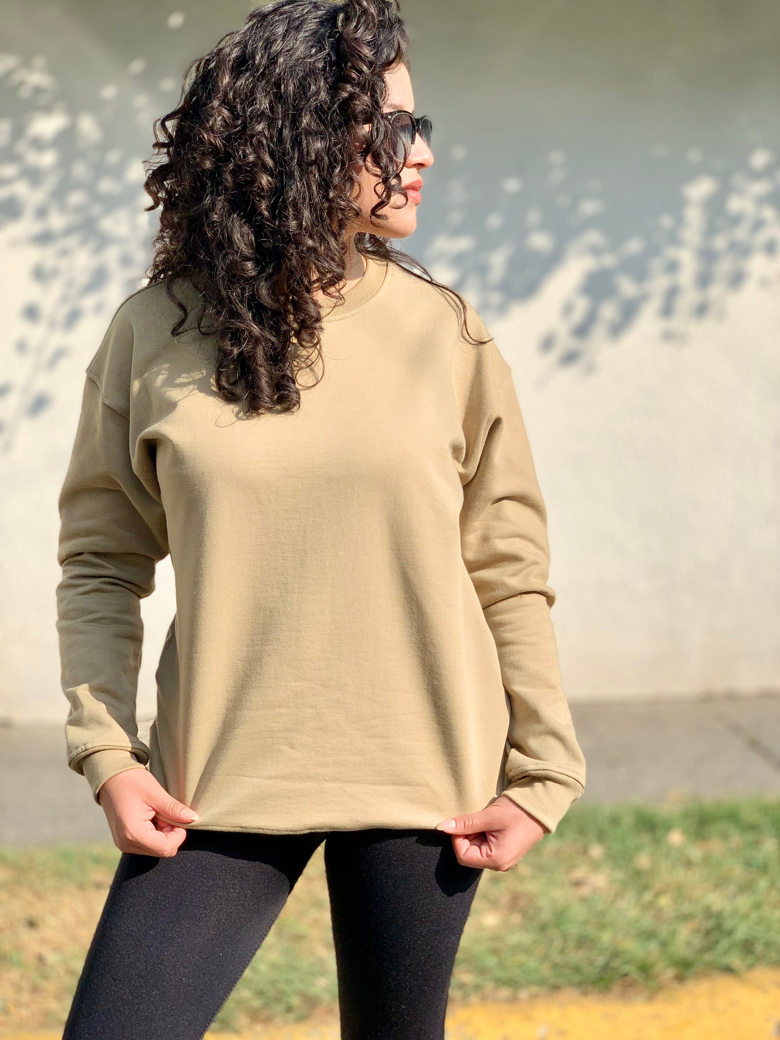 Sudadera oversized unisex color caqui